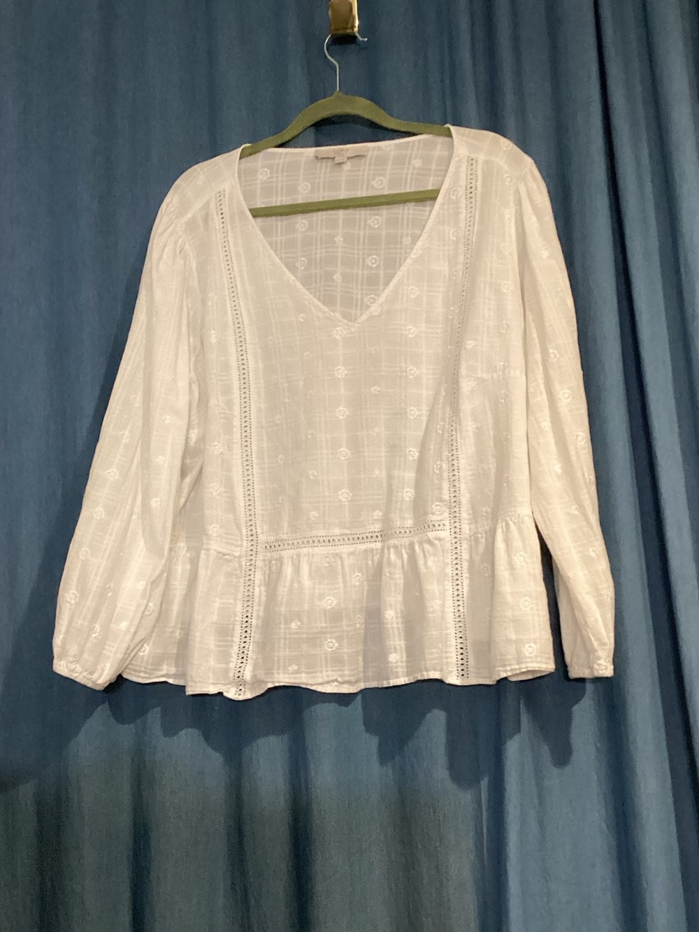 LOFT White V-Neck Embroidered Peplum Blouse 100% Cotton Sz 24